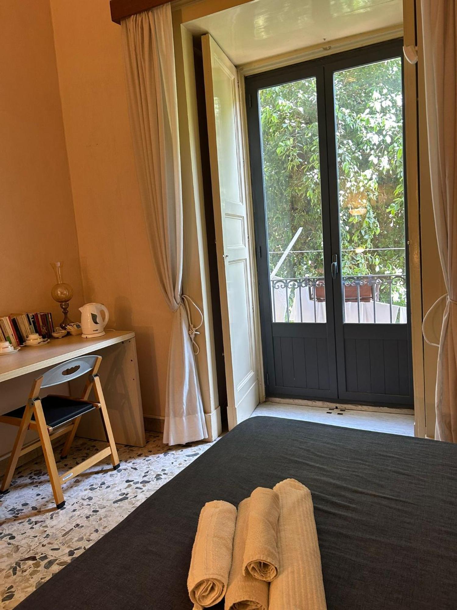 Bed and Breakfast Bed And Books CTA Exterior foto